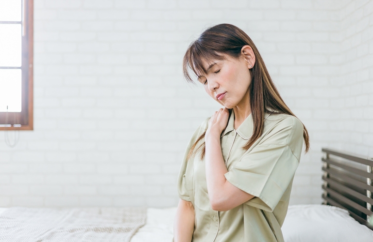 肩こりの原因はストレートネック？｜神戸でストレッチならりらっくりん